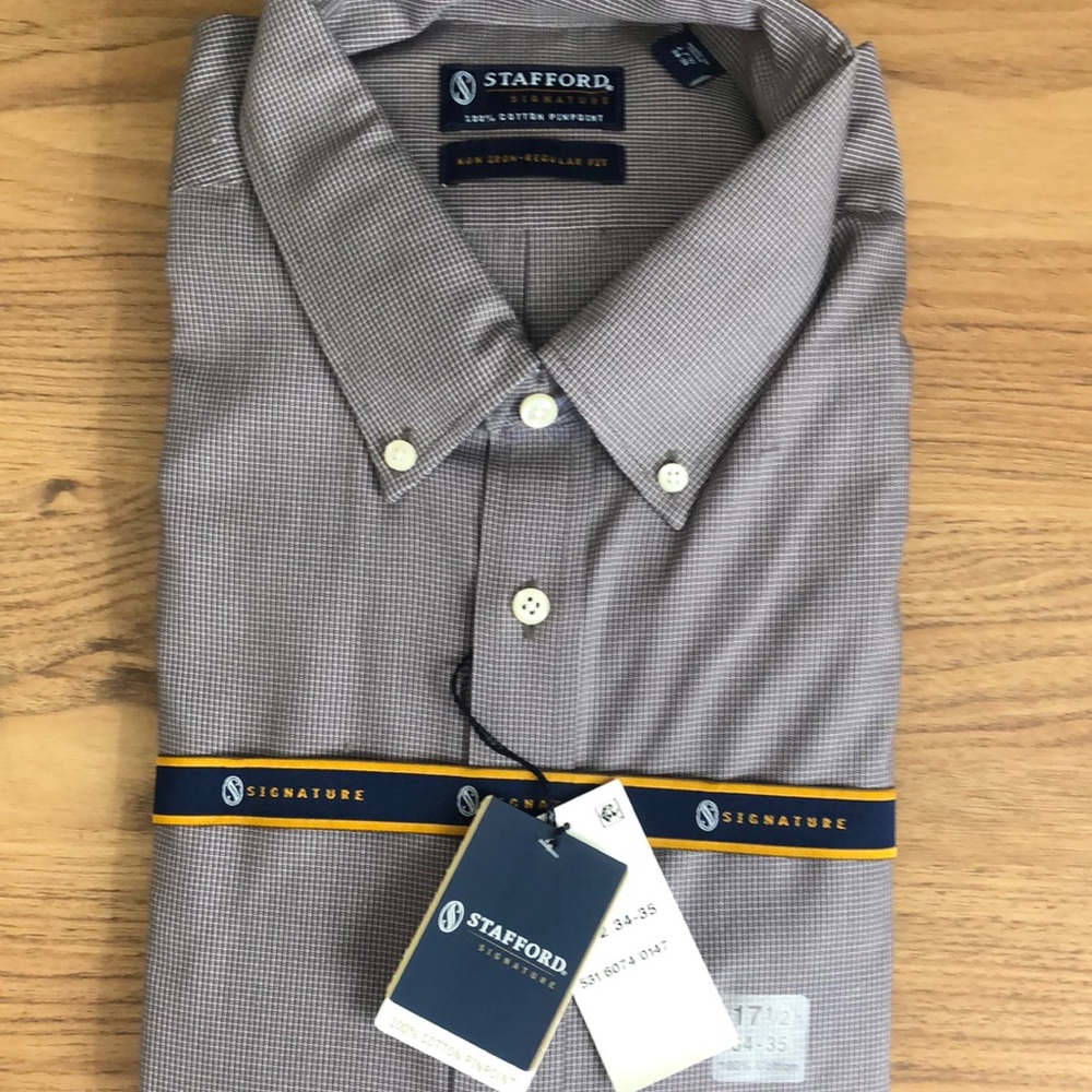 NEW WITH TAGS - Mens 17.5 (34-35) Dress Shirt.
